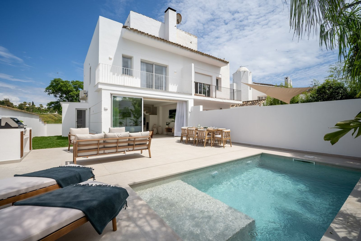 Semi-Vrijstaande Villa in Nueva Andalucía-3