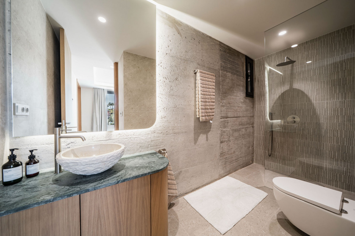 Huis te koop in Nueva Andalucía | 5 slaapkamers H5042401