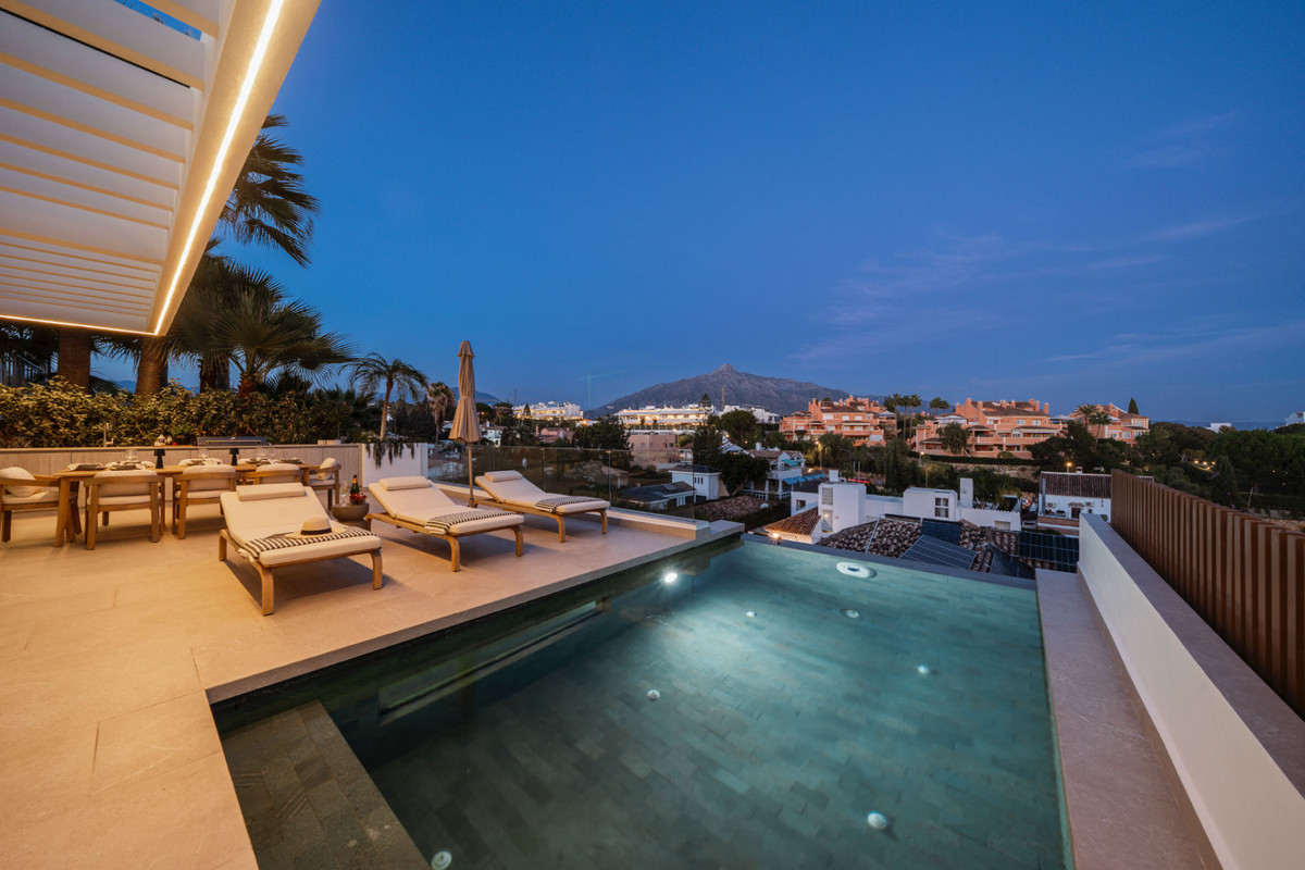 Huis te koop in Nueva Andalucía | 5 slaapkamers H5042401