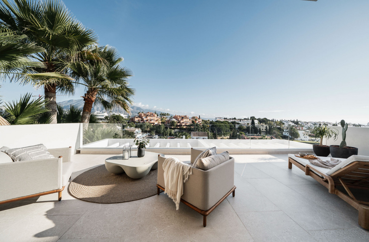 Huis te koop in Nueva Andalucía | 5 slaapkamers H5042401