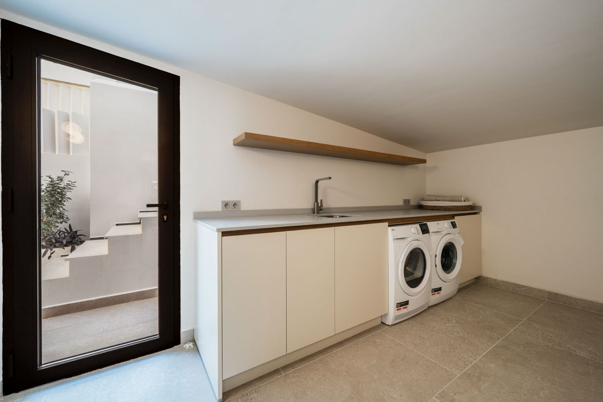 Huis te koop in Nueva Andalucía | 5 slaapkamers H5042401