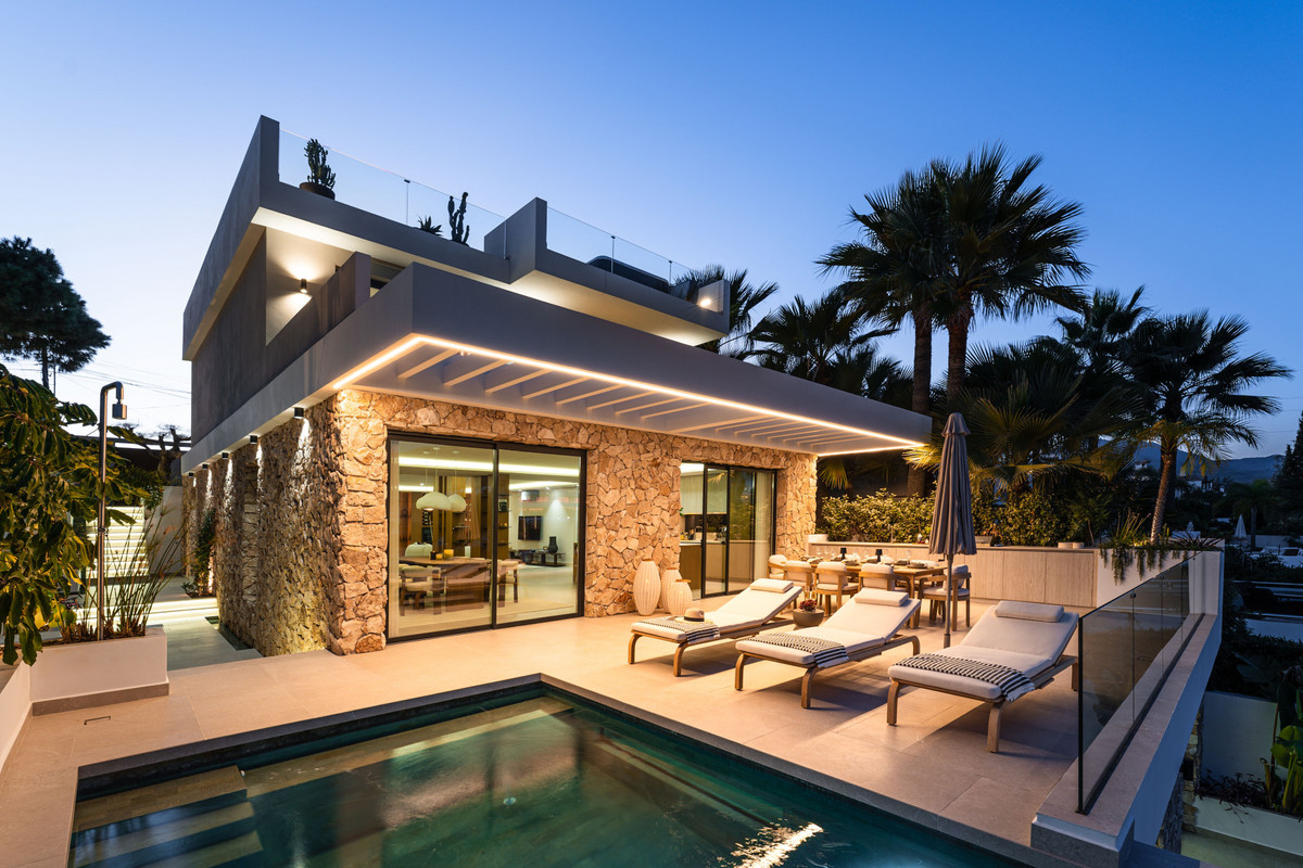 Huis te koop in Nueva Andalucía | 5 slaapkamers H5042401