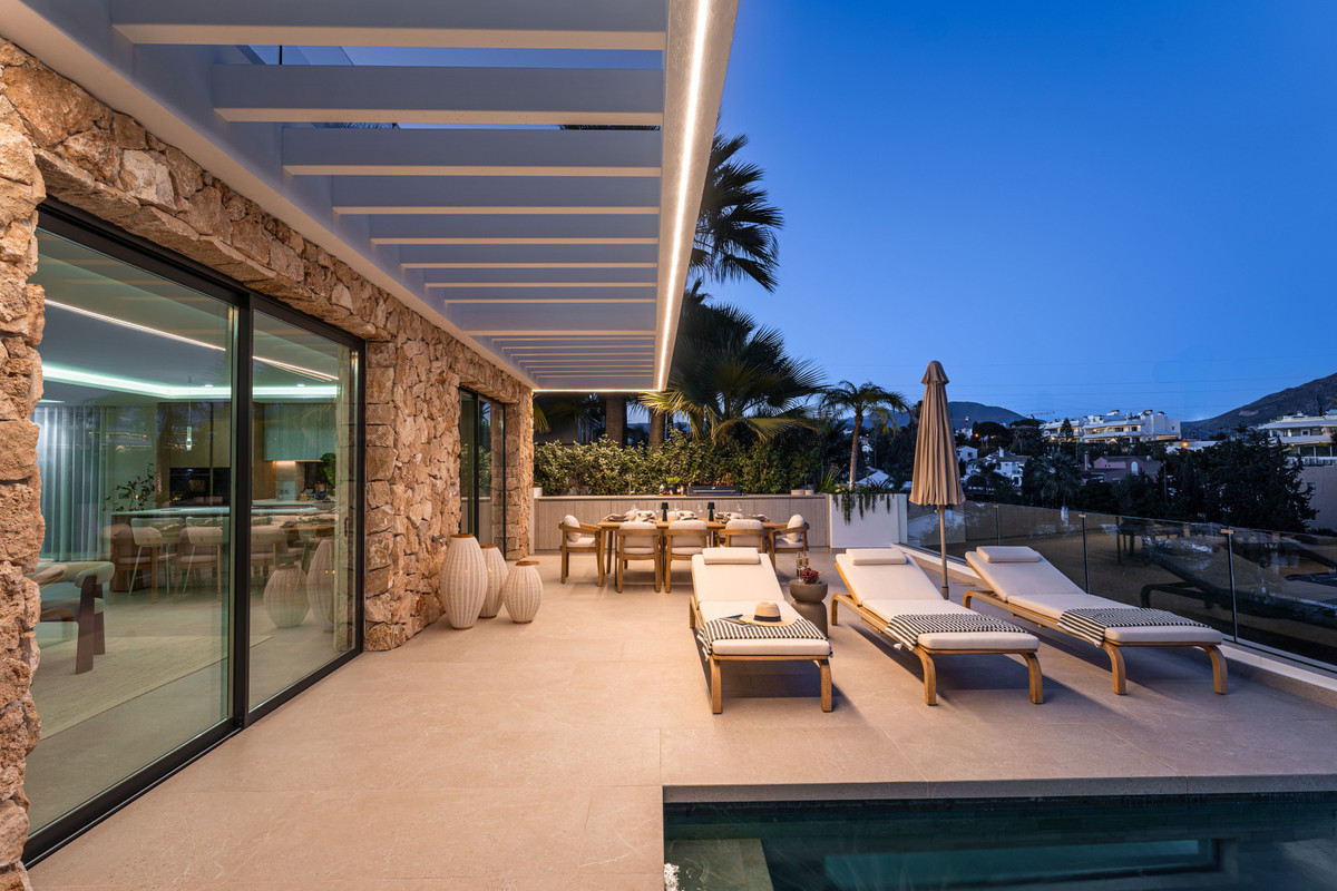 Huis te koop in Nueva Andalucía | 5 slaapkamers H5042401