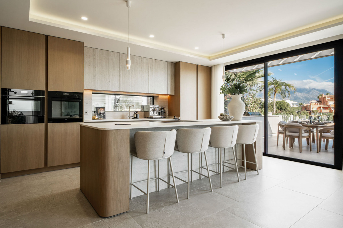 Huis te koop in Nueva Andalucía | 5 slaapkamers H5042401