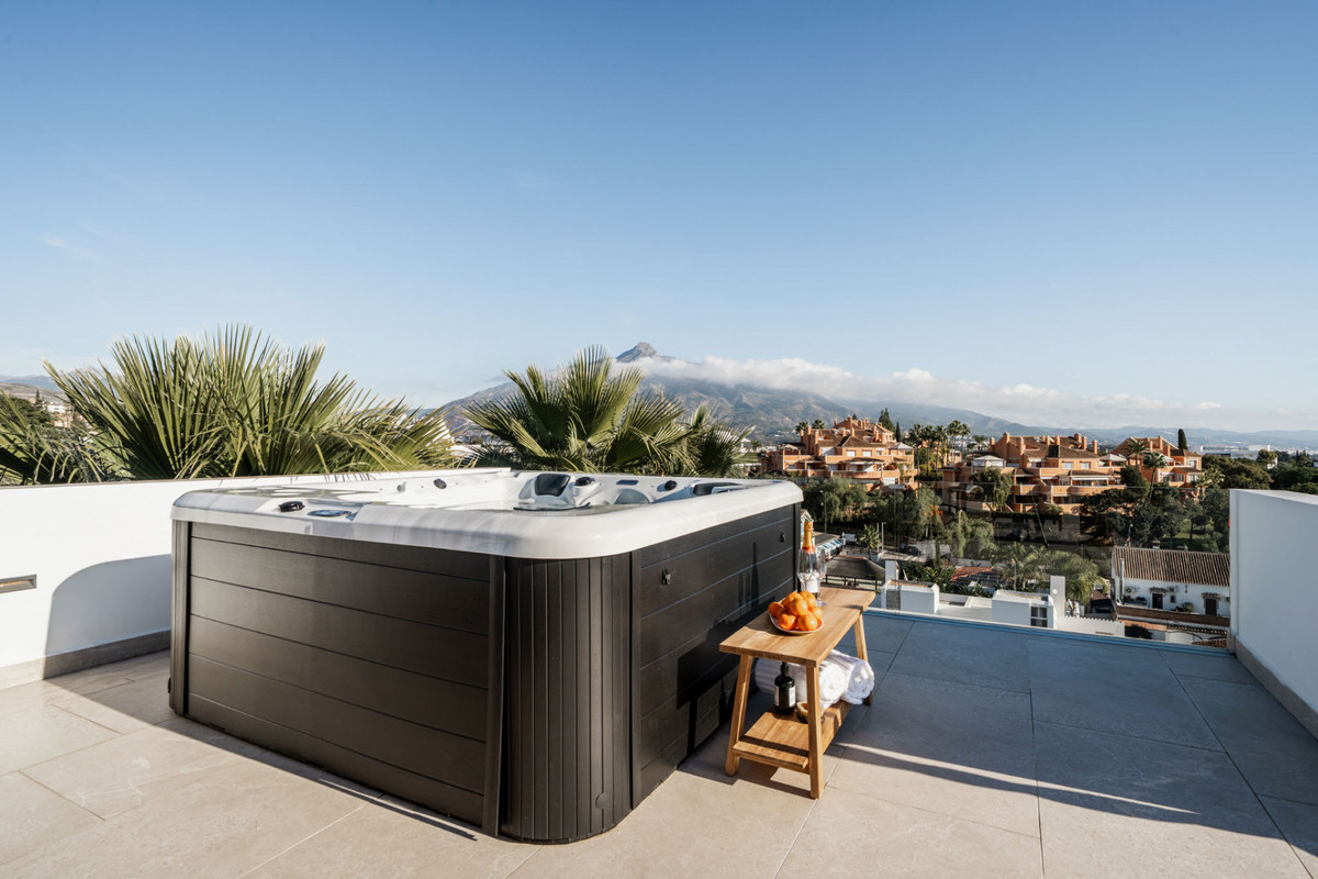 Huis te koop in Nueva Andalucía | 5 slaapkamers H5042401