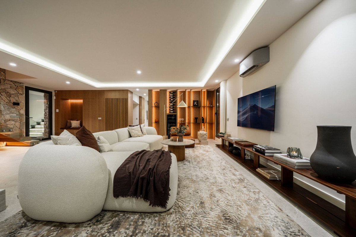 Huis te koop in Nueva Andalucía | 5 slaapkamers H5042401