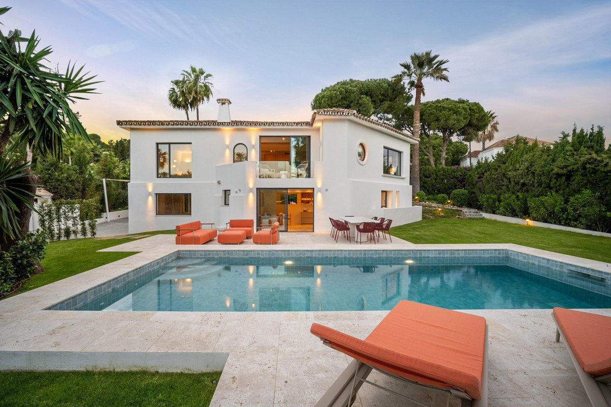 Huis te koop in Nueva Andalucía | 4 slaapkamers H5047858