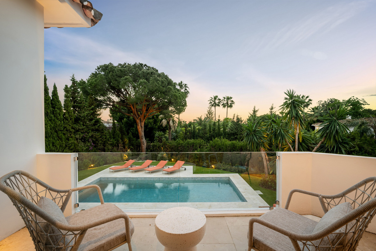 Huis te koop in Nueva Andalucía | 4 slaapkamers H5047858