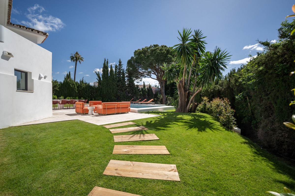 Huis te koop in Nueva Andalucía | 4 slaapkamers H5047858
