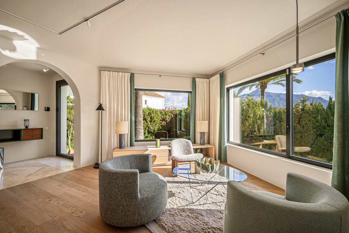 Huis te koop in Nueva Andalucía | 4 slaapkamers H5047858