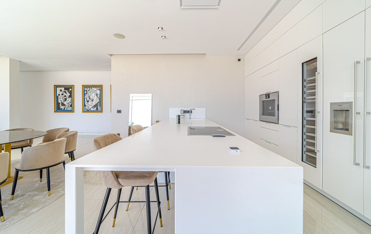 Huis te koop in Nueva Andalucía | 5 slaapkamers H5055901