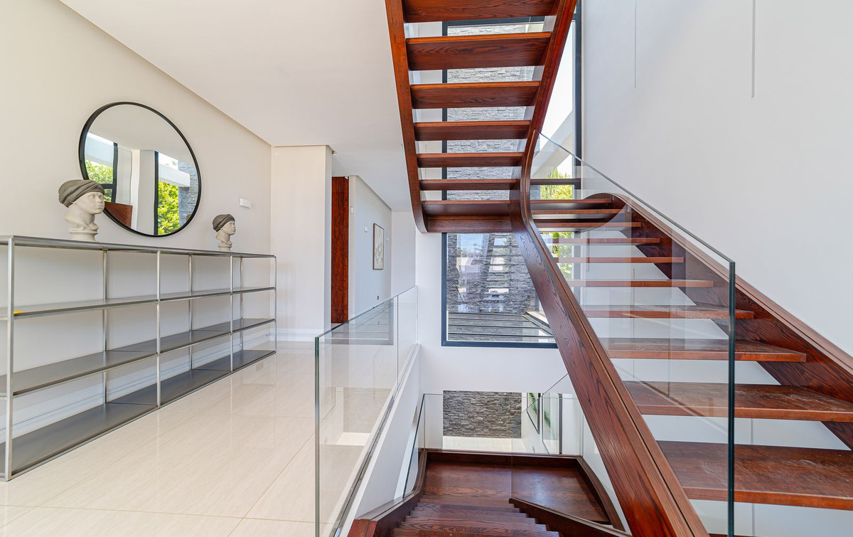 Huis te koop in Nueva Andalucía | 5 slaapkamers H5055901