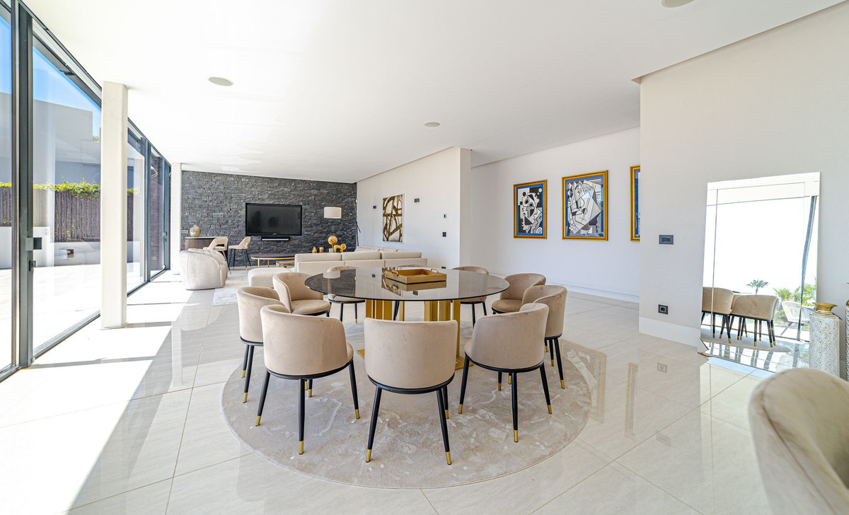 Huis te koop in Nueva Andalucía | 5 slaapkamers H5055901