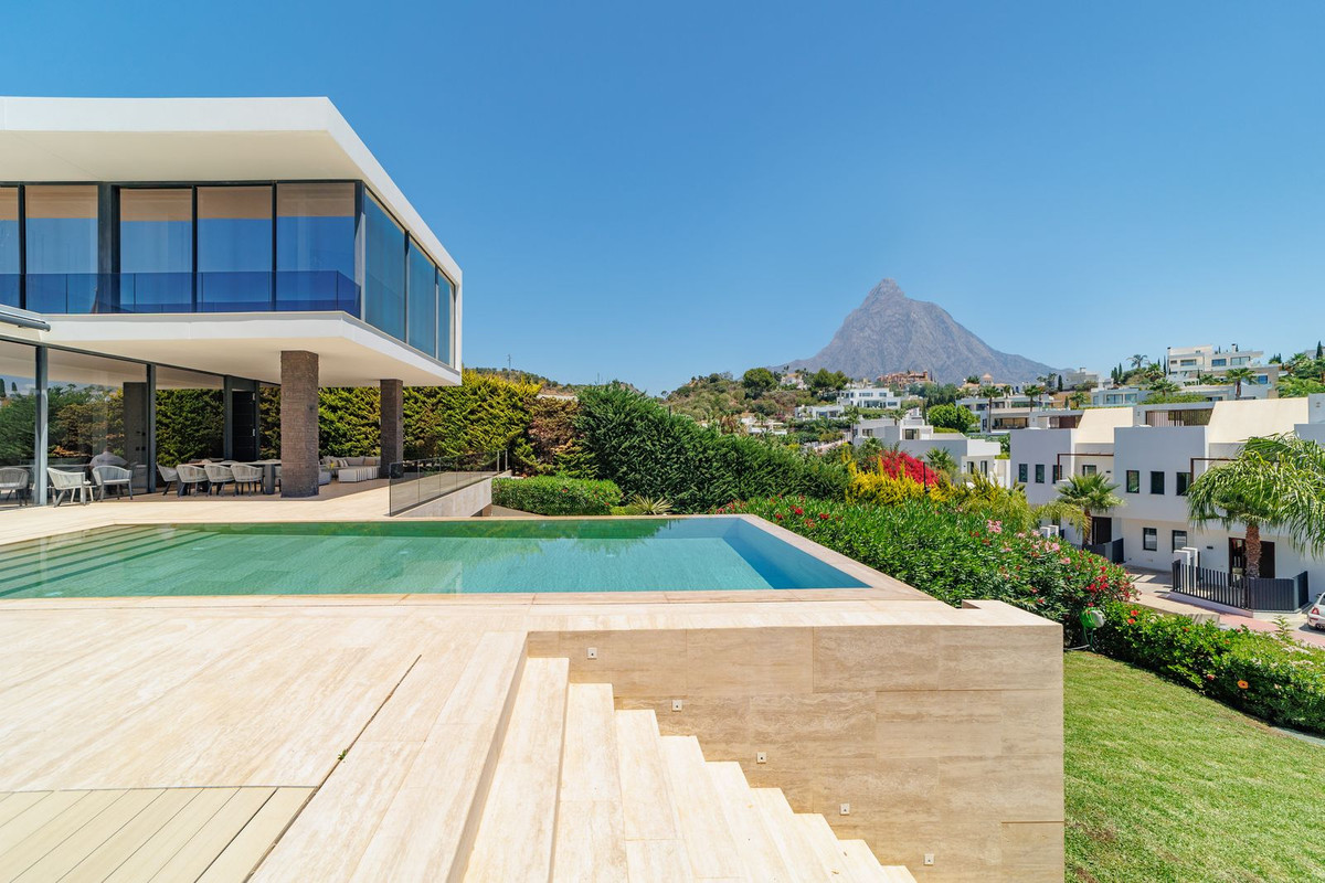 Huis te koop in Nueva Andalucía | 5 slaapkamers H5055901