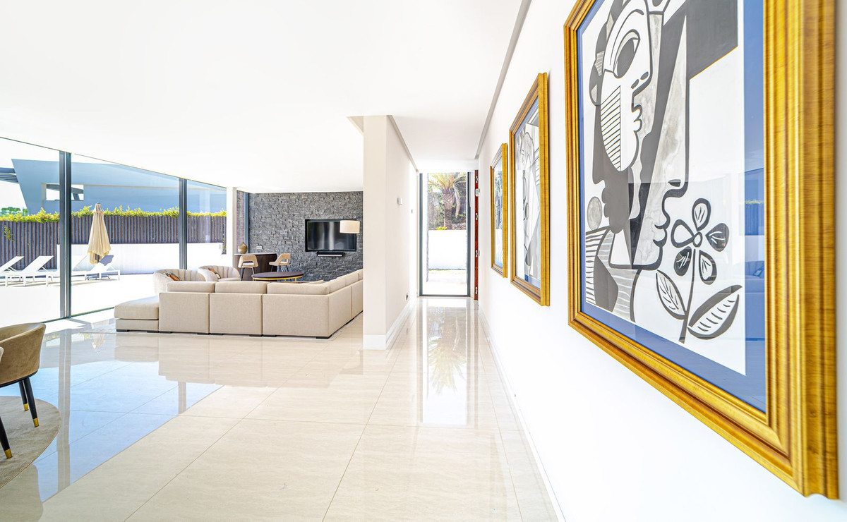 Huis te koop in Nueva Andalucía | 5 slaapkamers H5055901