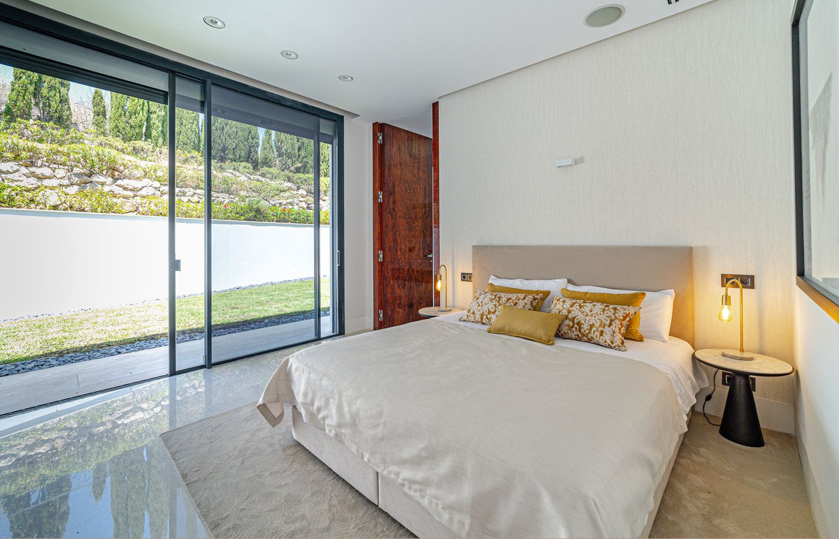Huis te koop in Nueva Andalucía | 5 slaapkamers H5055901