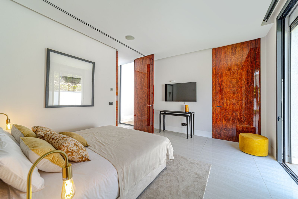 Huis te koop in Nueva Andalucía | 5 slaapkamers H5055901
