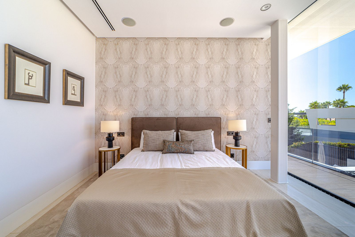 Huis te koop in Nueva Andalucía | 5 slaapkamers H5055901