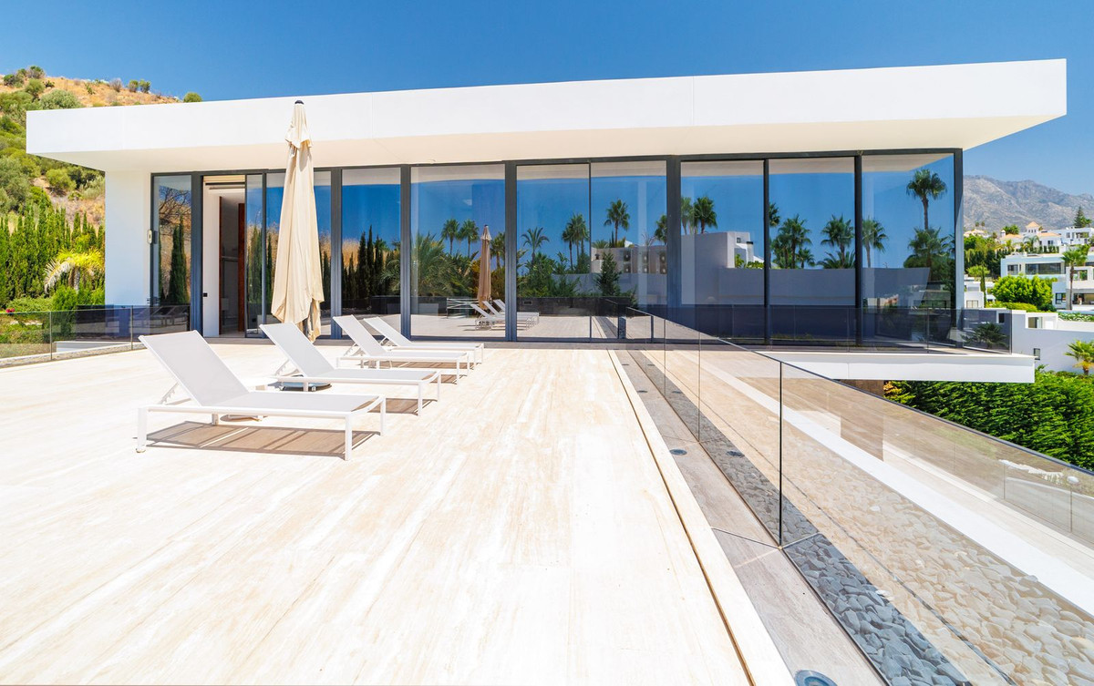 Huis te koop in Nueva Andalucía | 5 slaapkamers H5055901