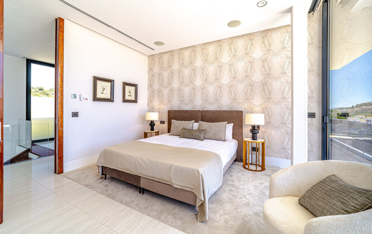 Huis te koop in Nueva Andalucía | 5 slaapkamers H5055901