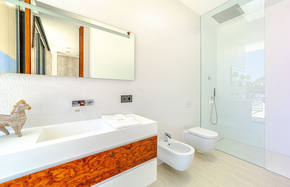 Huis te koop in Nueva Andalucía | 5 slaapkamers H5055901