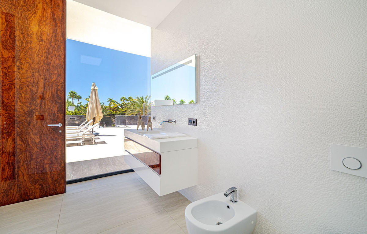 Huis te koop in Nueva Andalucía | 5 slaapkamers H5055901