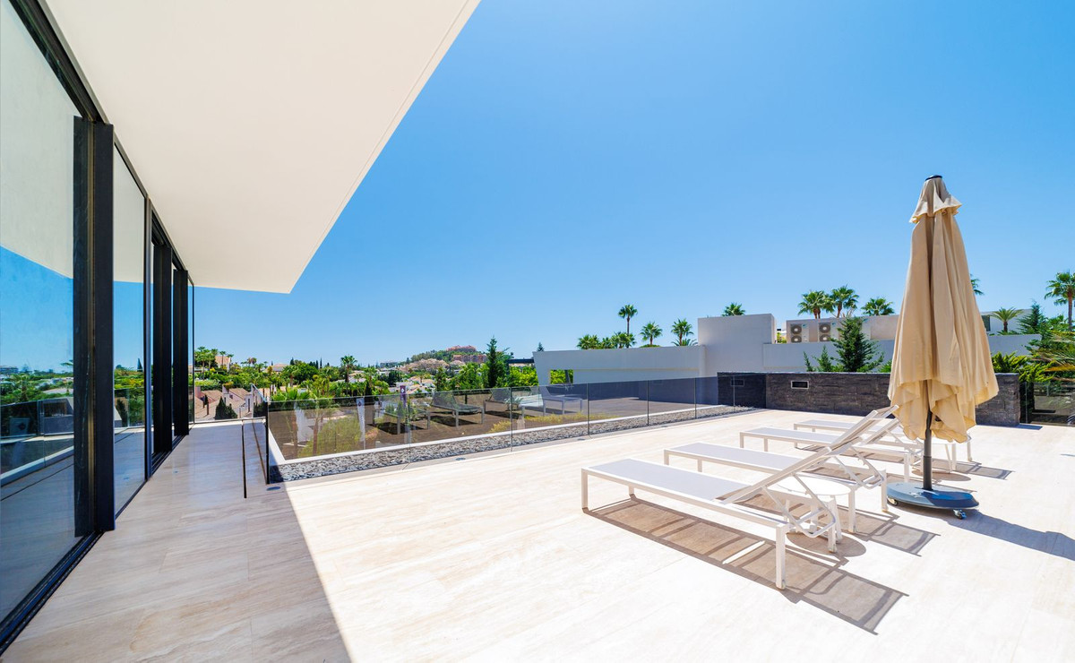 Huis te koop in Nueva Andalucía | 5 slaapkamers H5055901