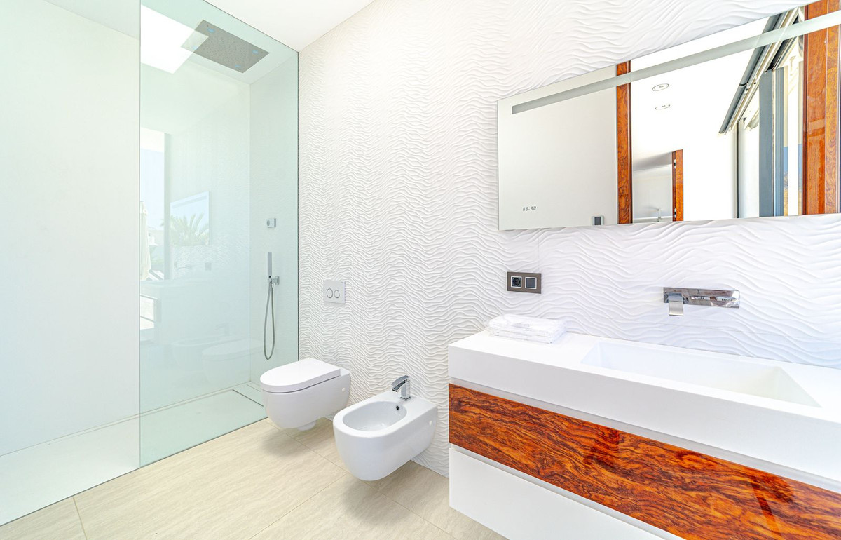 Huis te koop in Nueva Andalucía | 5 slaapkamers H5055901
