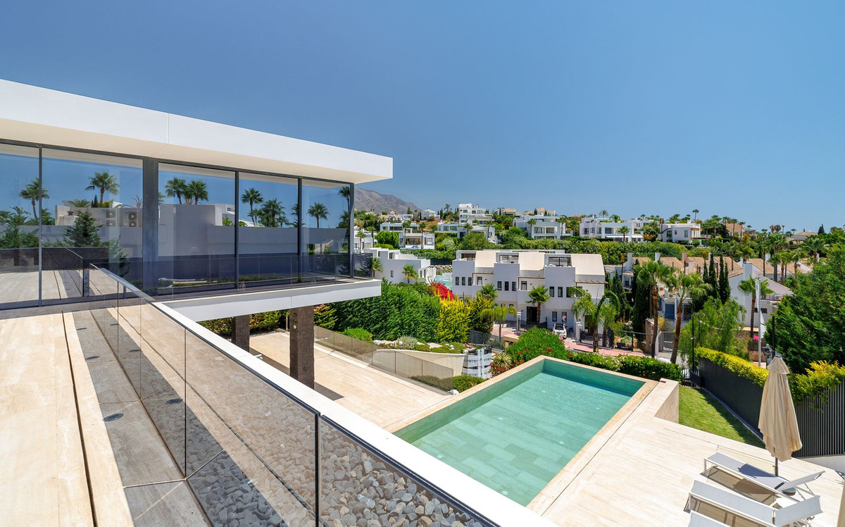 Huis te koop in Nueva Andalucía | 5 slaapkamers H5055901