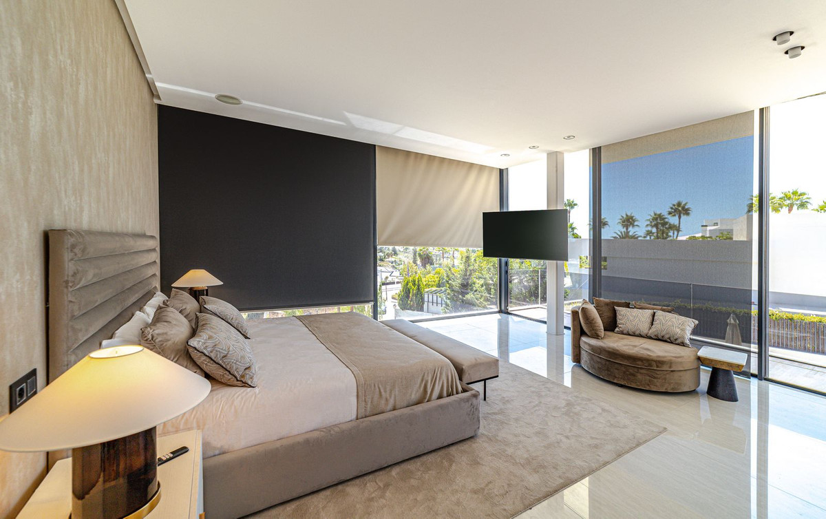 Huis te koop in Nueva Andalucía | 5 slaapkamers H5055901