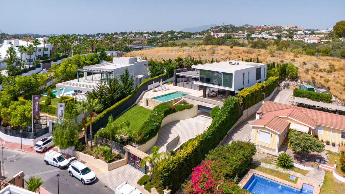 Huis te koop in Nueva Andalucía | 5 slaapkamers H5055901
