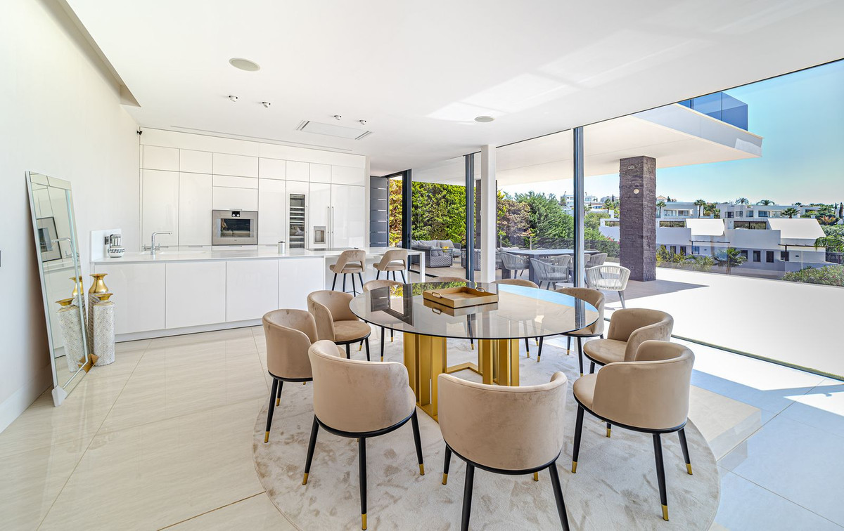 Huis te koop in Nueva Andalucía | 5 slaapkamers H5055901