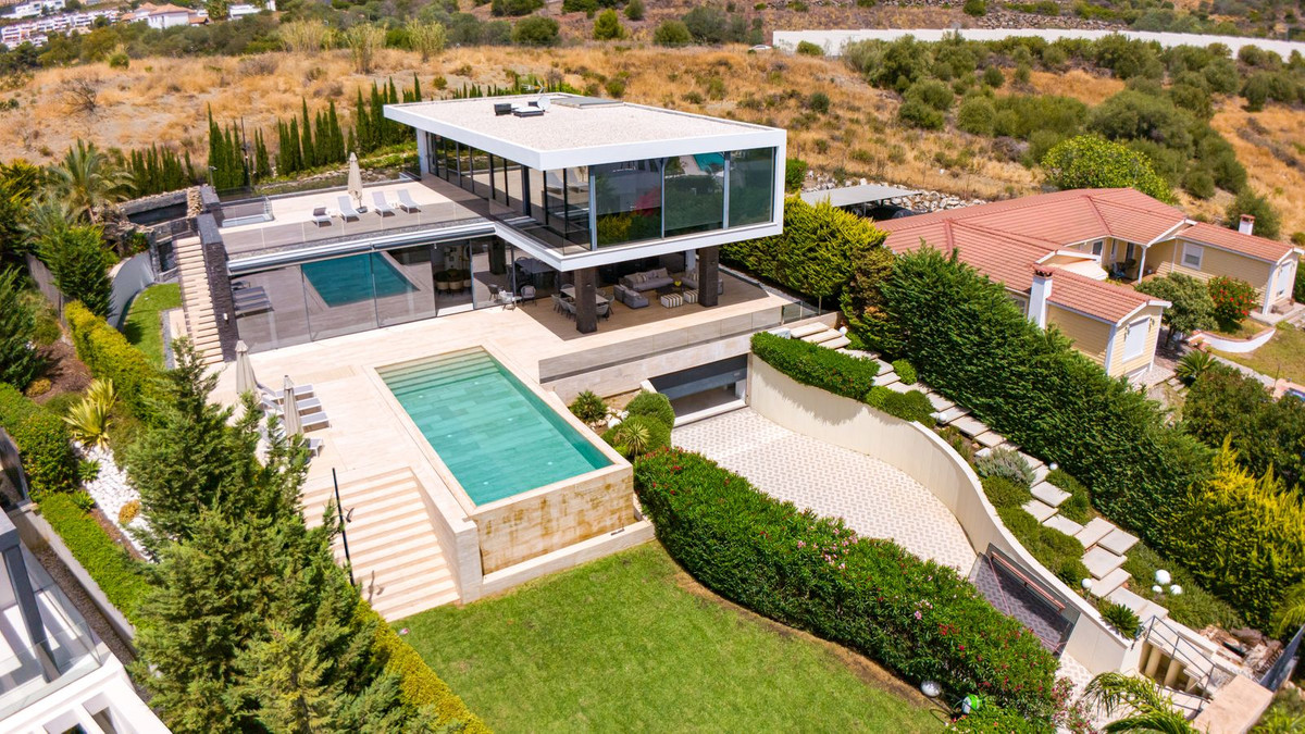 Huis te koop in Nueva Andalucía | 5 slaapkamers H5055901