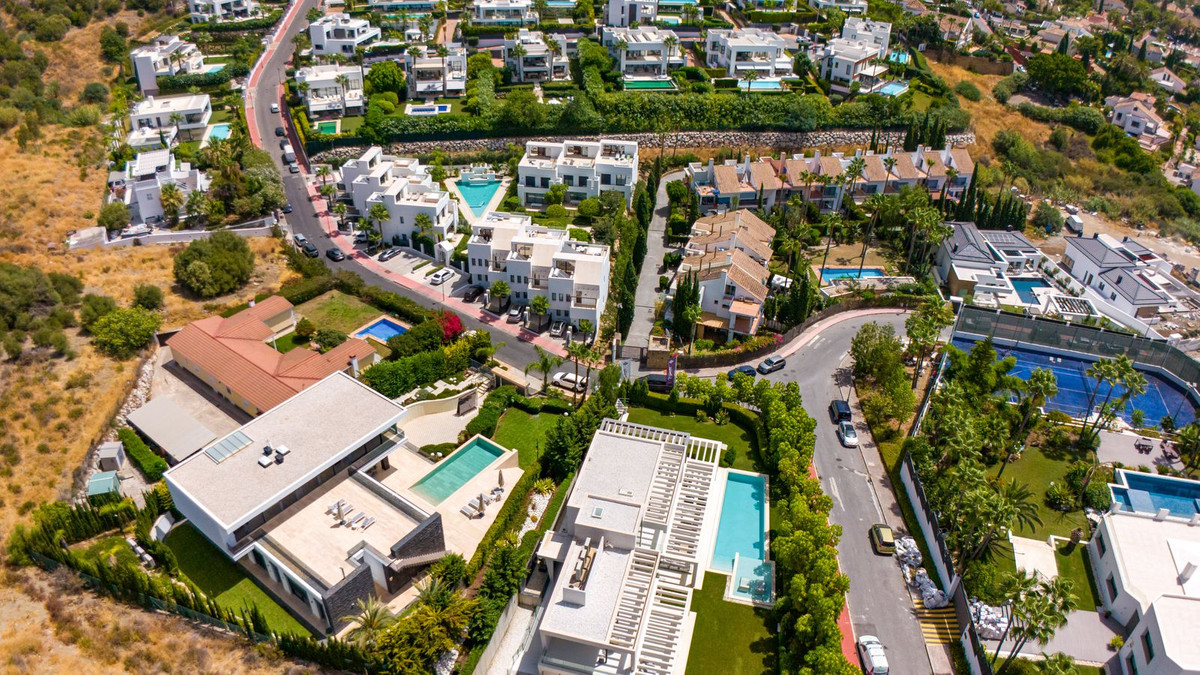 Huis te koop in Nueva Andalucía | 5 slaapkamers H5055901