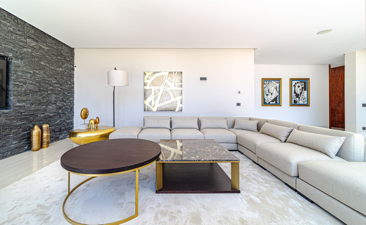 Huis te koop in Nueva Andalucía | 5 slaapkamers H5055901