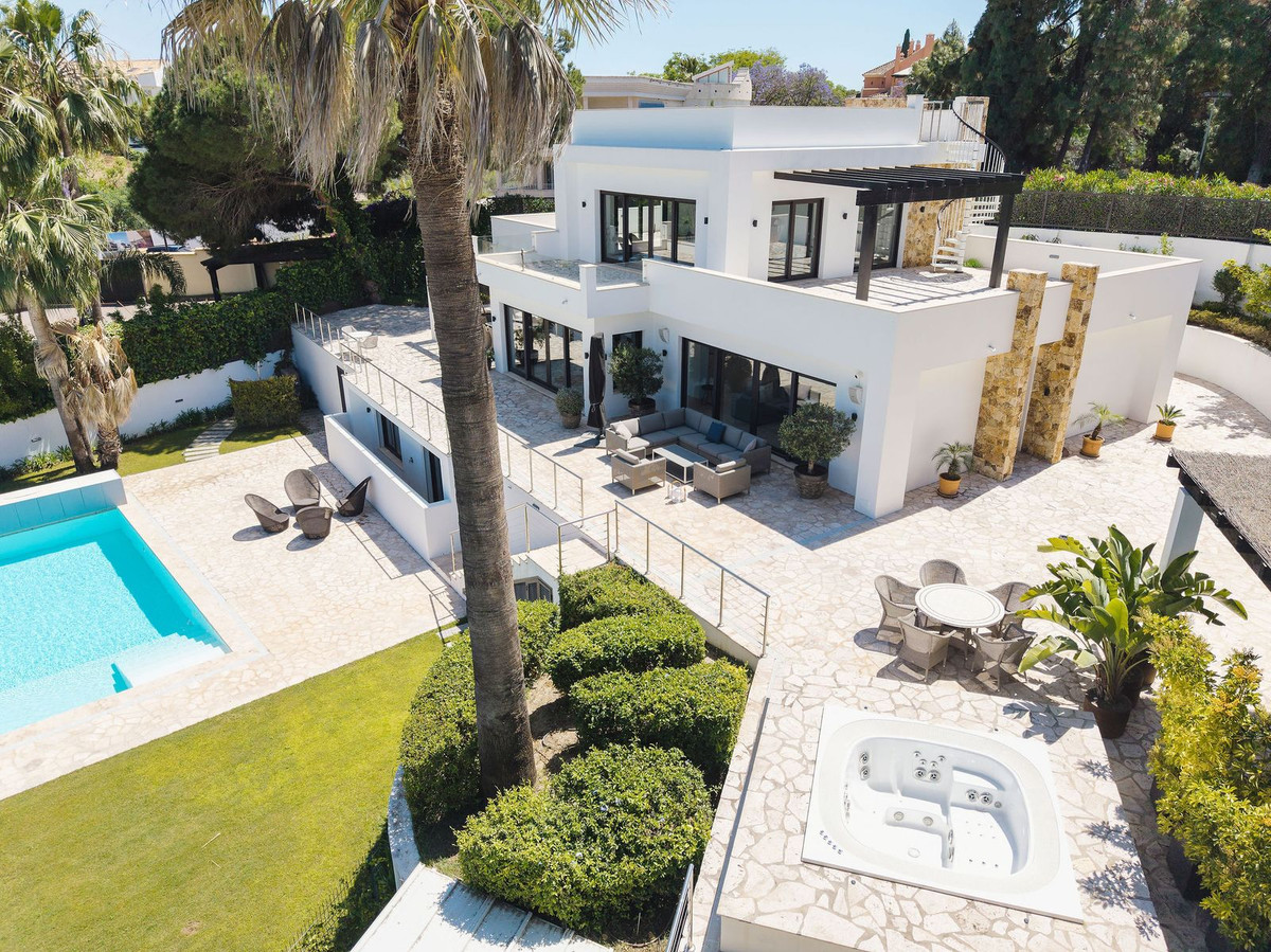 Huis te koop in Nueva Andalucía | 4 slaapkamers H5058385