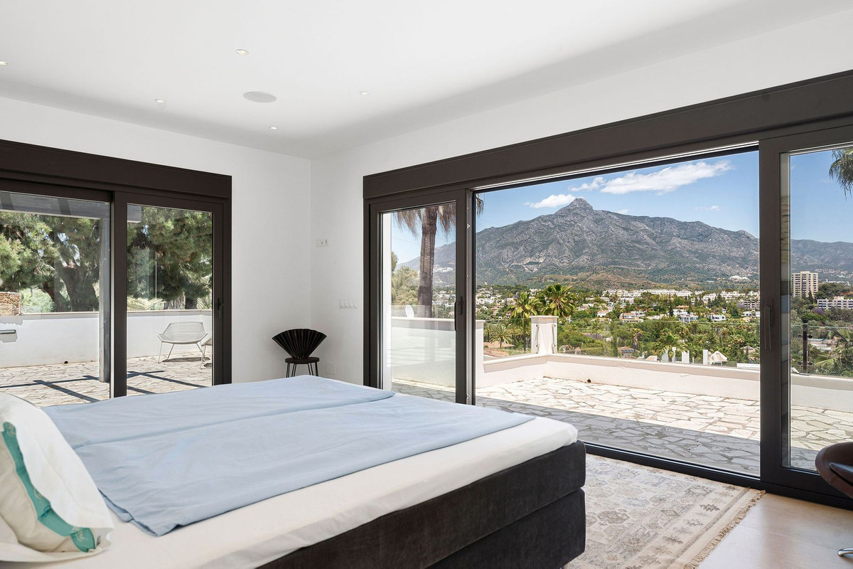 Huis te koop in Nueva Andalucía | 4 slaapkamers H5058385