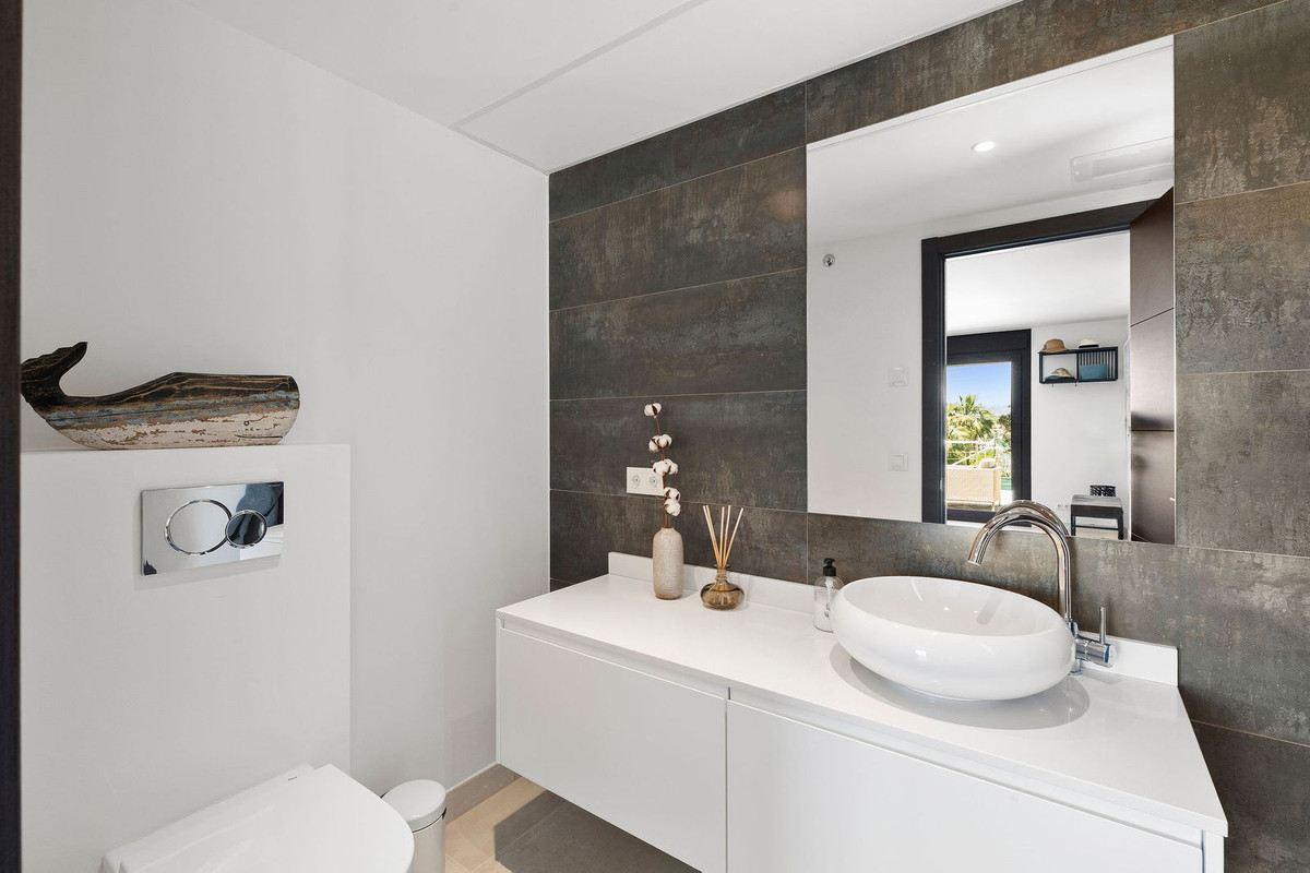 Huis te koop in Nueva Andalucía | 4 slaapkamers H5058385