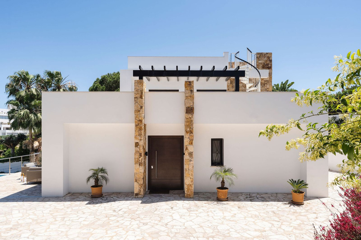 Huis te koop in Nueva Andalucía | 4 slaapkamers H5058385