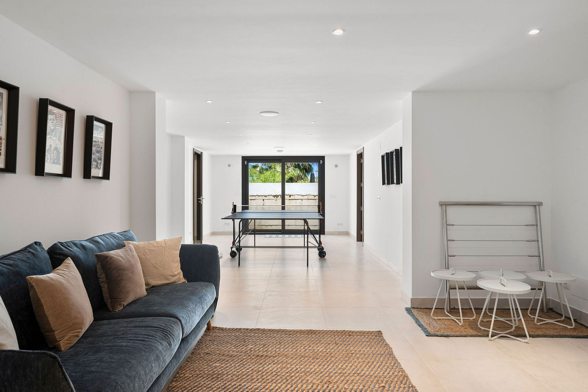 Huis te koop in Nueva Andalucía | 4 slaapkamers H5058385