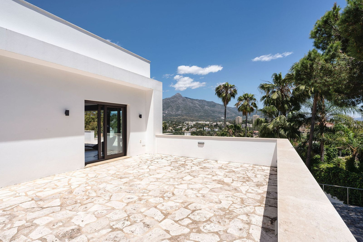 Huis te koop in Nueva Andalucía | 4 slaapkamers H5058385