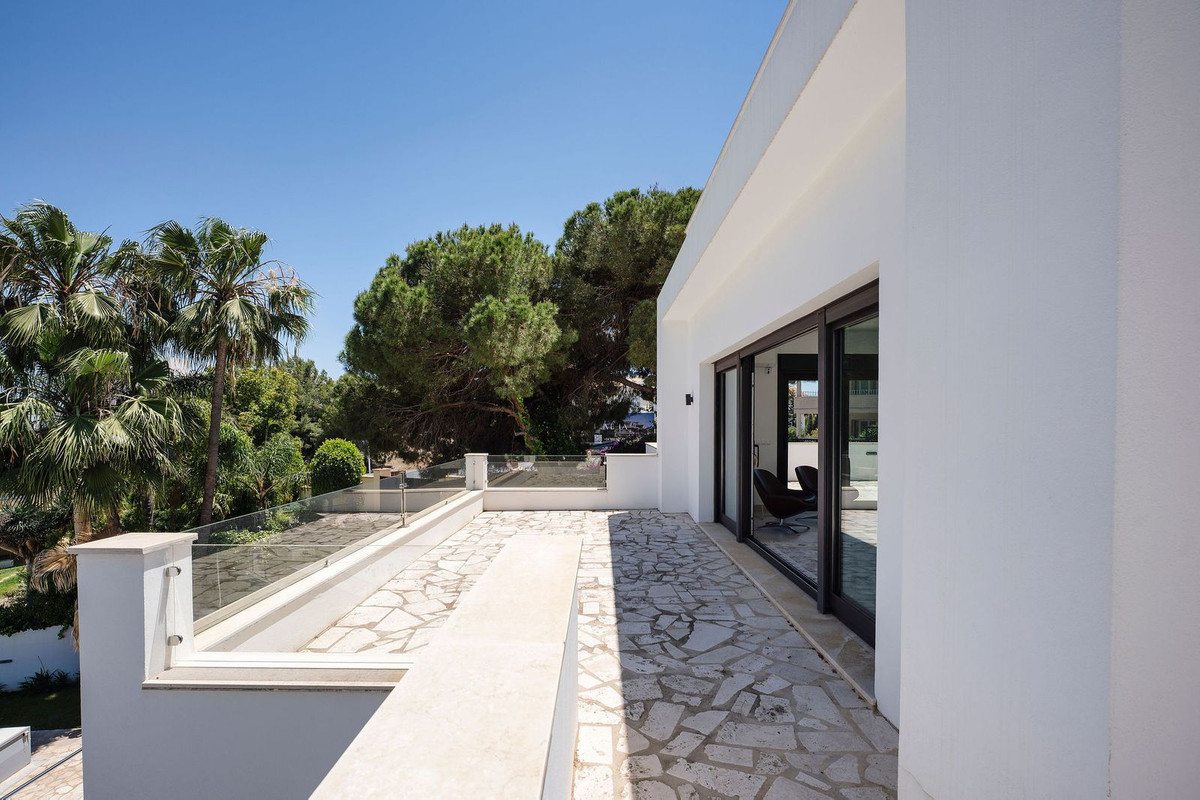 Huis te koop in Nueva Andalucía | 4 slaapkamers H5058385