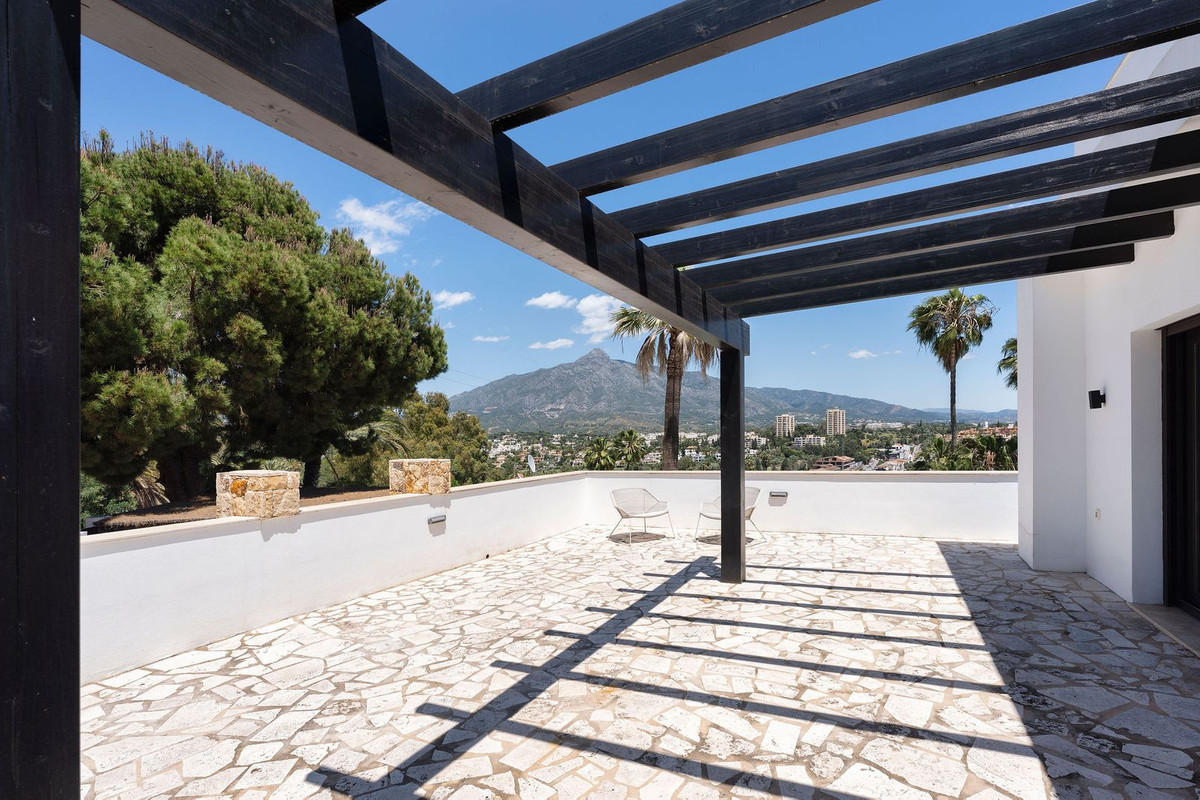 Huis te koop in Nueva Andalucía | 4 slaapkamers H5058385