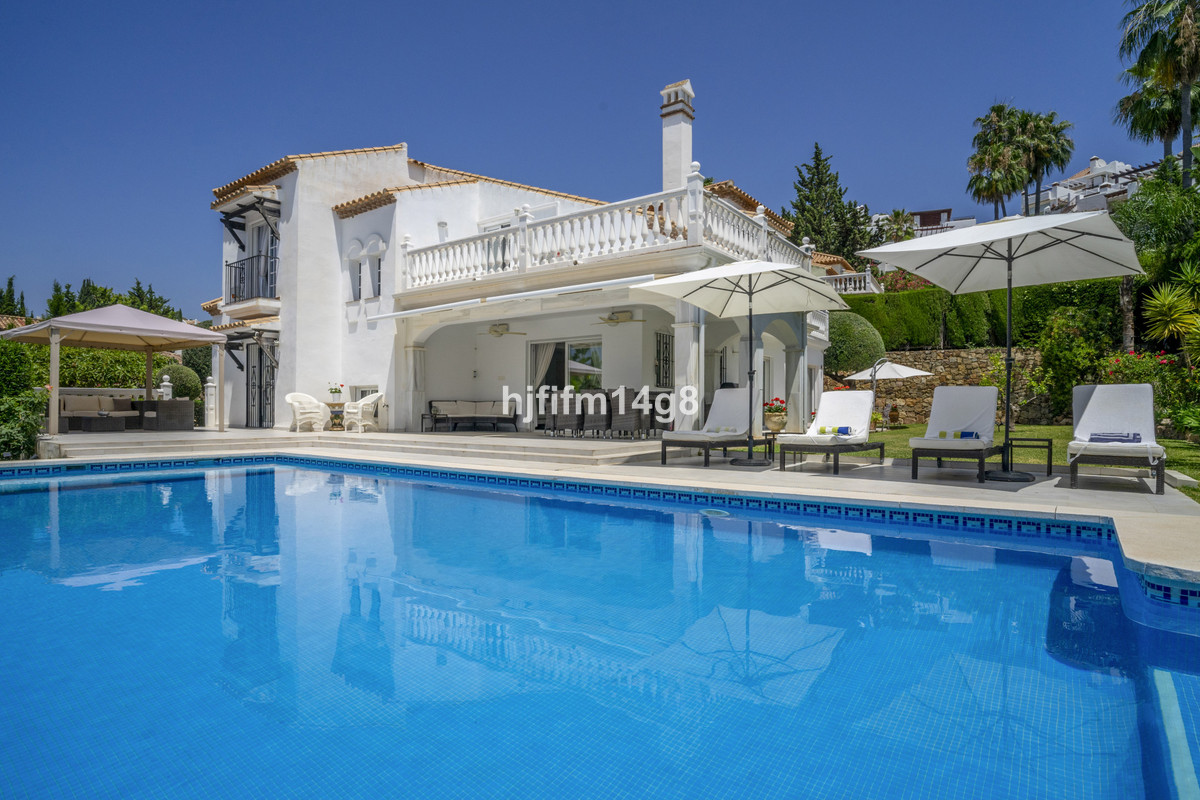 House te koop in Nueva Andalucía | 4 slaapkamers H5073460