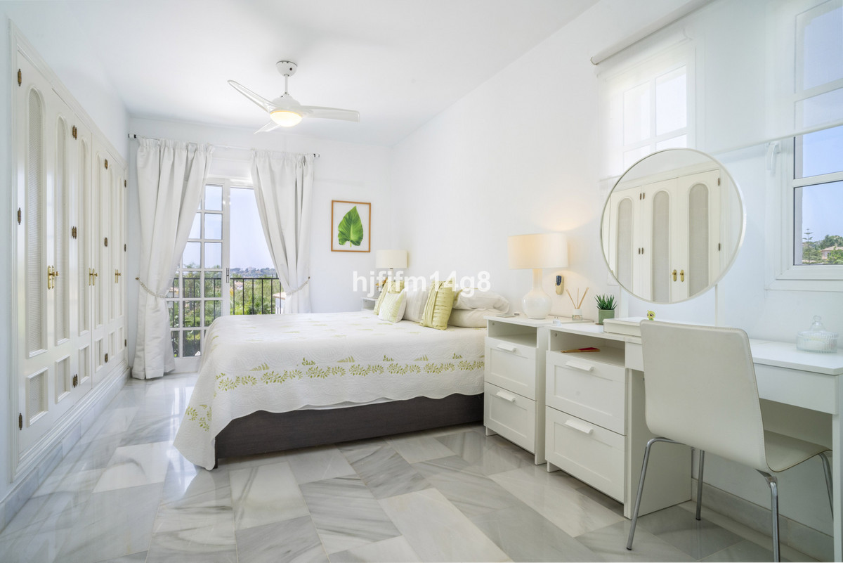House te koop in Nueva Andalucía | 4 slaapkamers H5073460