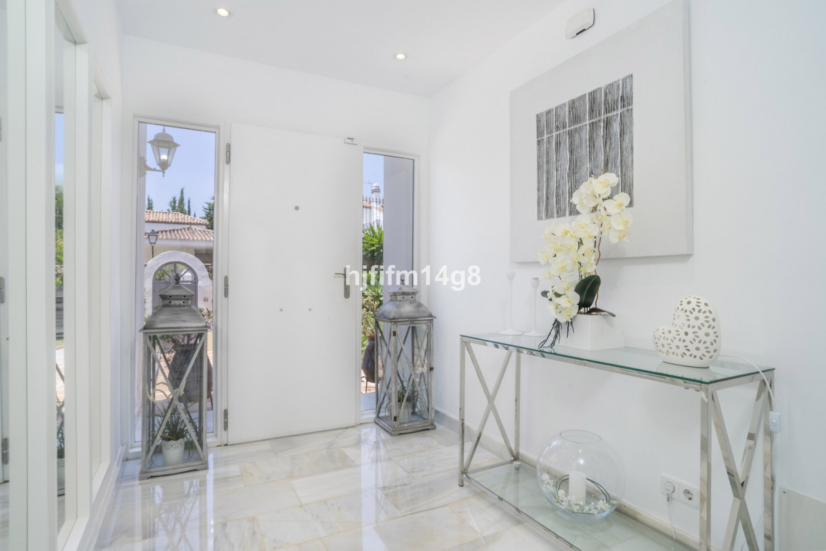 House te koop in Nueva Andalucía | 4 slaapkamers H5073460