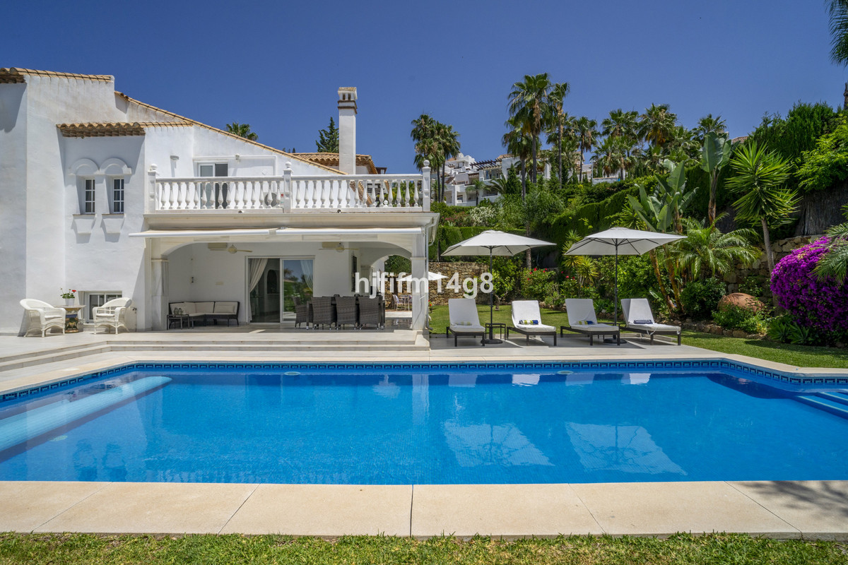 House te koop in Nueva Andalucía | 4 slaapkamers H5073460
