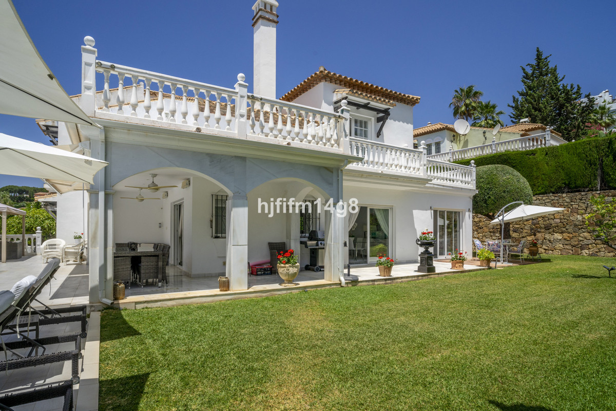 House te koop in Nueva Andalucía | 4 slaapkamers H5073460