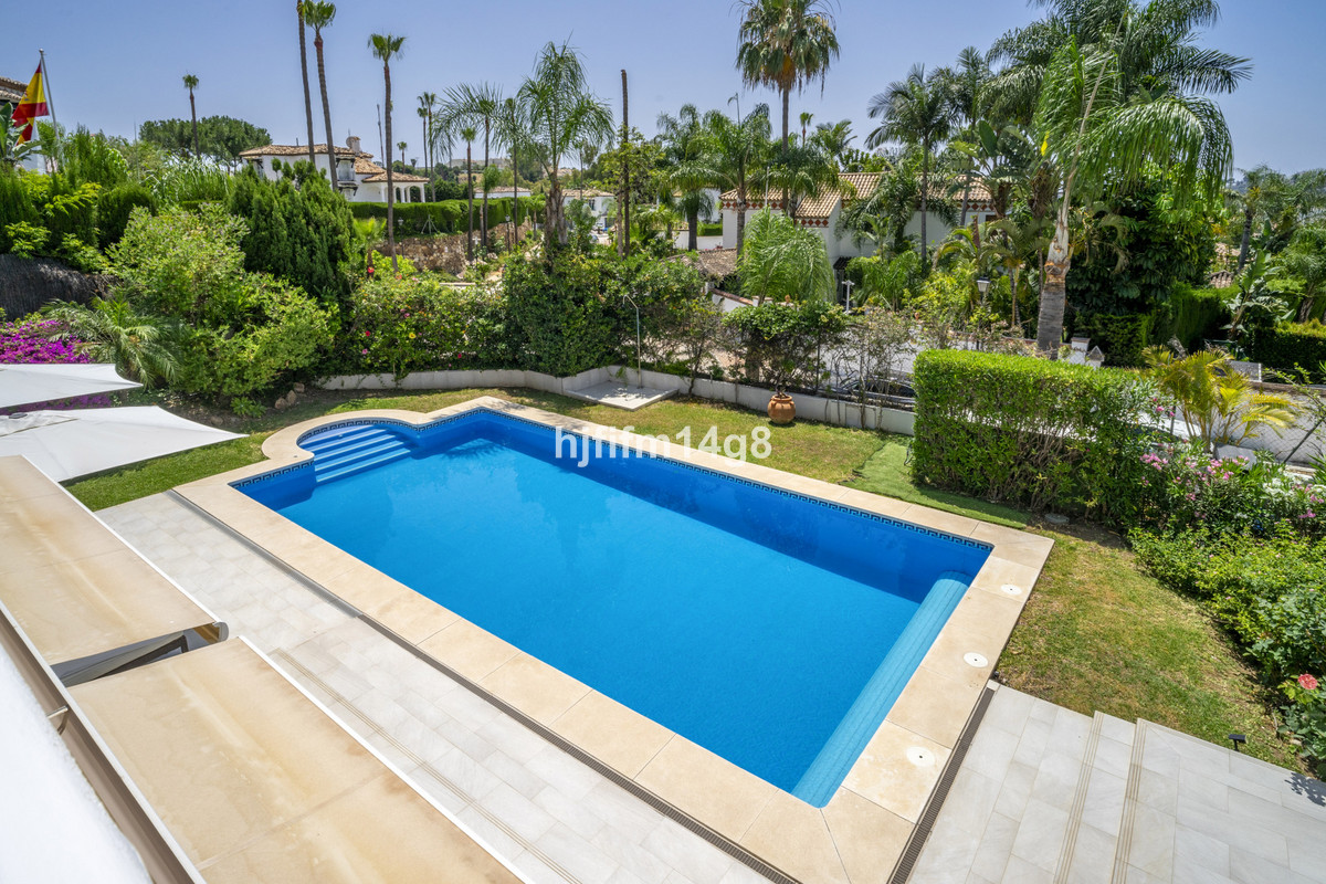 House te koop in Nueva Andalucía | 4 slaapkamers H5073460