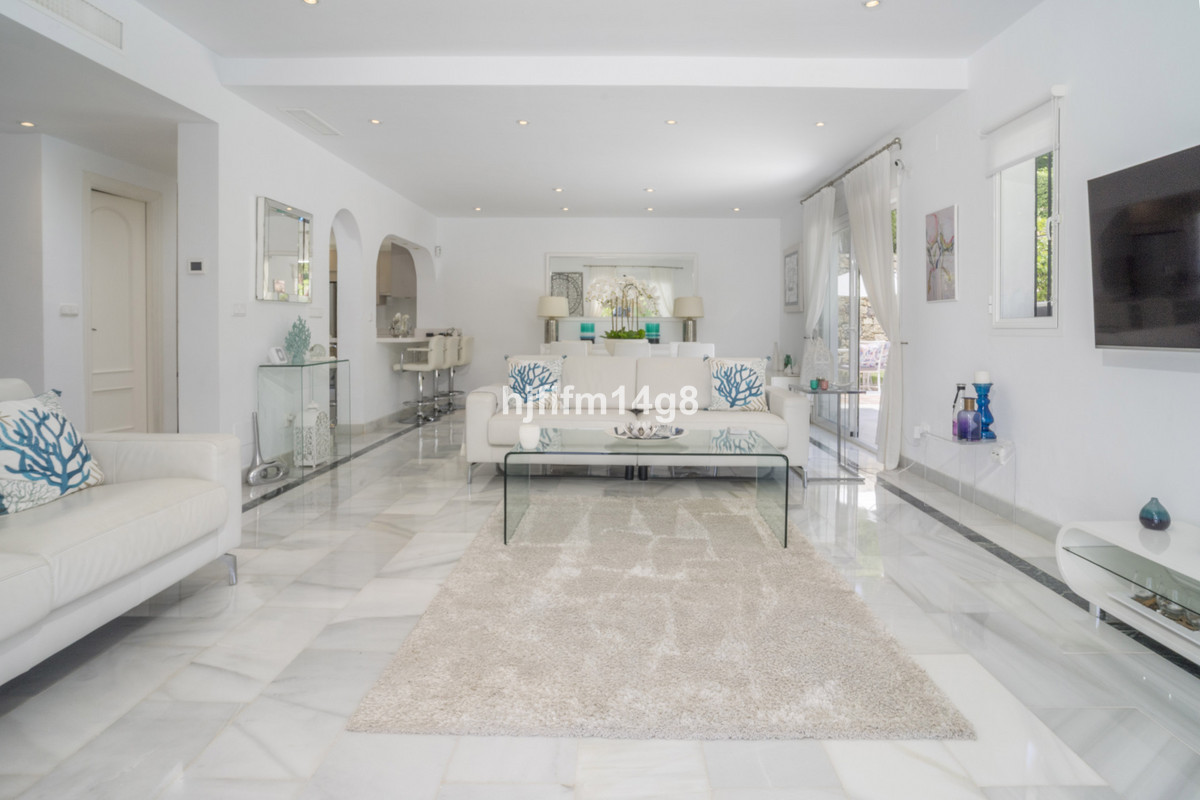 House te koop in Nueva Andalucía | 4 slaapkamers H5073460
